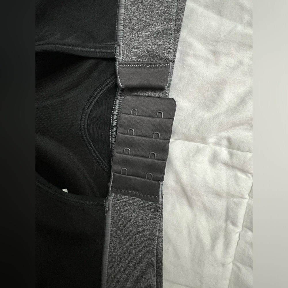Under Armour High Impact Molded Cups Sports Bra 36DD - Picture 3 of 8